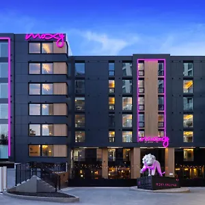Hotel Moxy Downtown ****